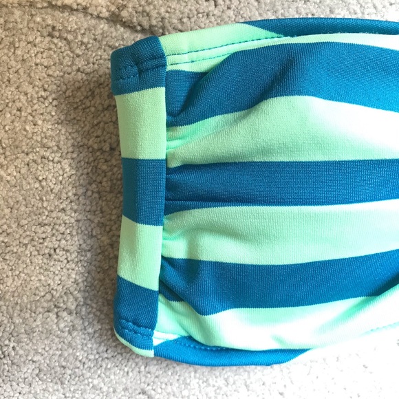 🌸5/$30🌸 Mossimo Striped Bikini Top, EUC, S - Picture 6 of 11